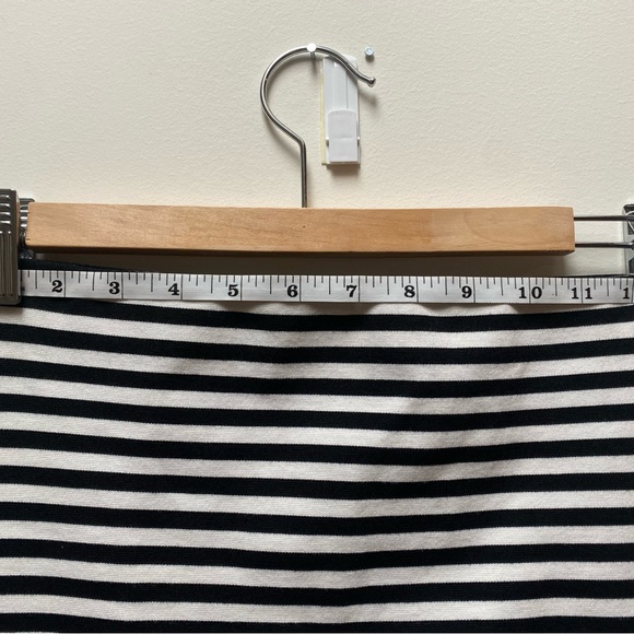 Aritzia Sunday Best Mini Skirt - Picture 4 of 5